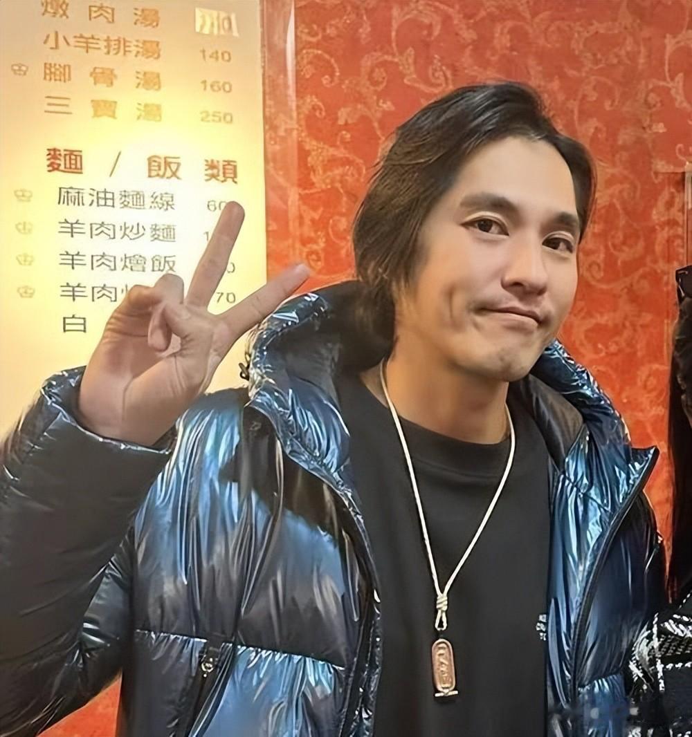 47岁蓝正龙近况曝光！与周幼婷结束9年婚姻，儿女双全成人生赢家