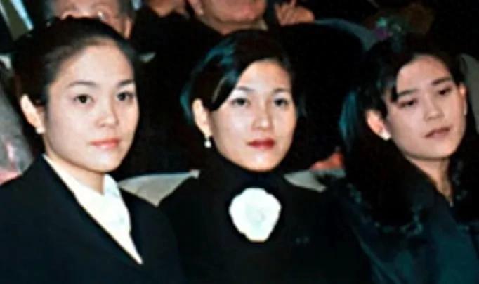 三星家族大合体！李富真挽学霸儿子现身，小公主李元珠是颜值担当