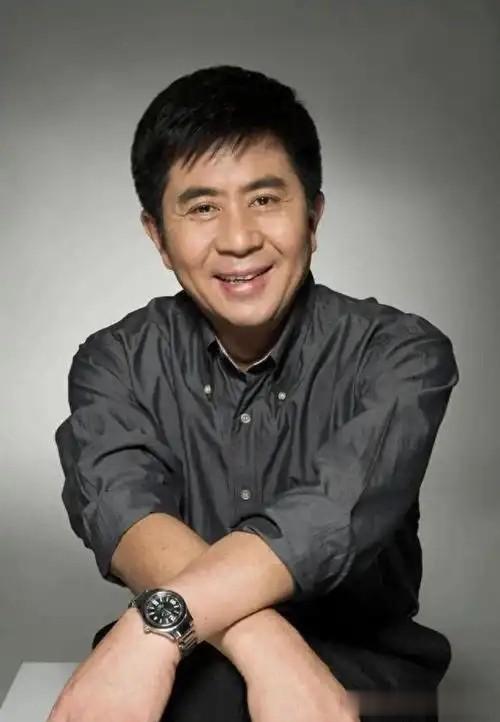 谁能想到，昔日红遍全国的银幕偶像，最终低谷里握住最珍贵得幸福