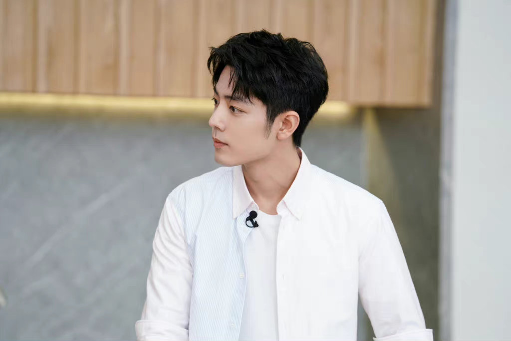 知名大V坦白肖战李沁真实关系，与经纪人相恋传闻，早就真相大白