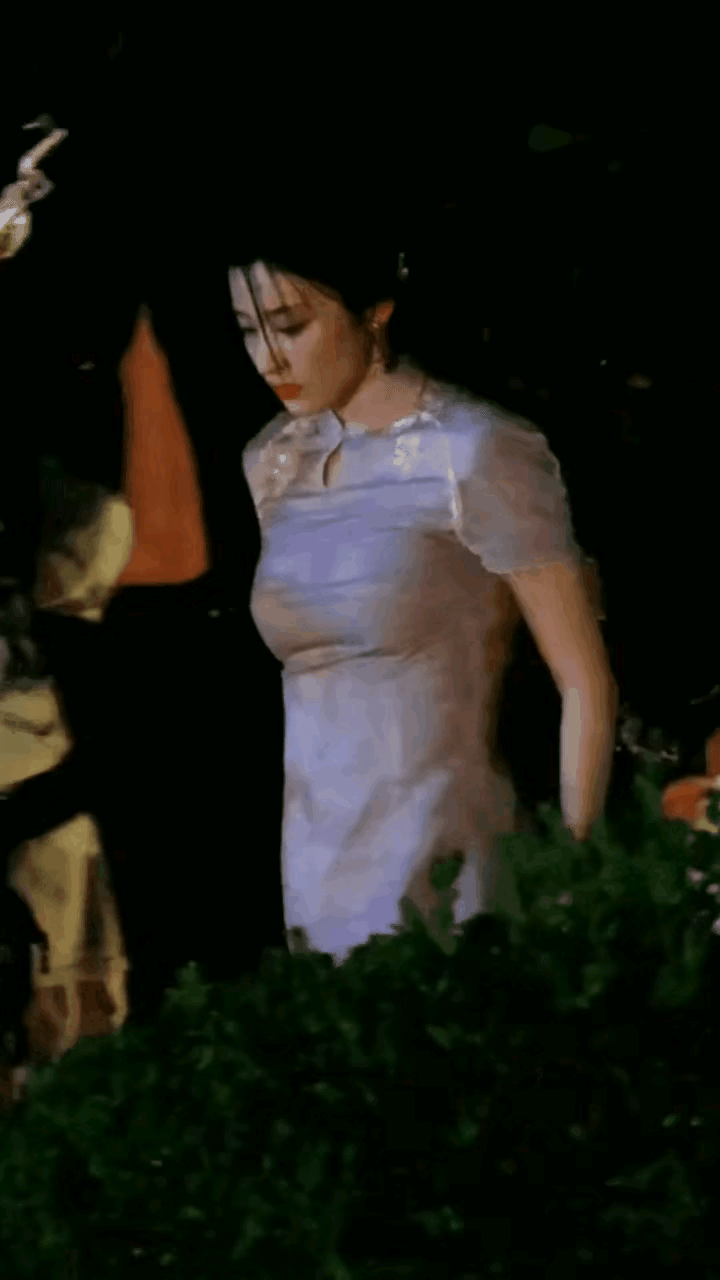 王楚然衣服打湿后更凸显她完美身材 早晚会超过杨幂刘诗诗 成为顶流