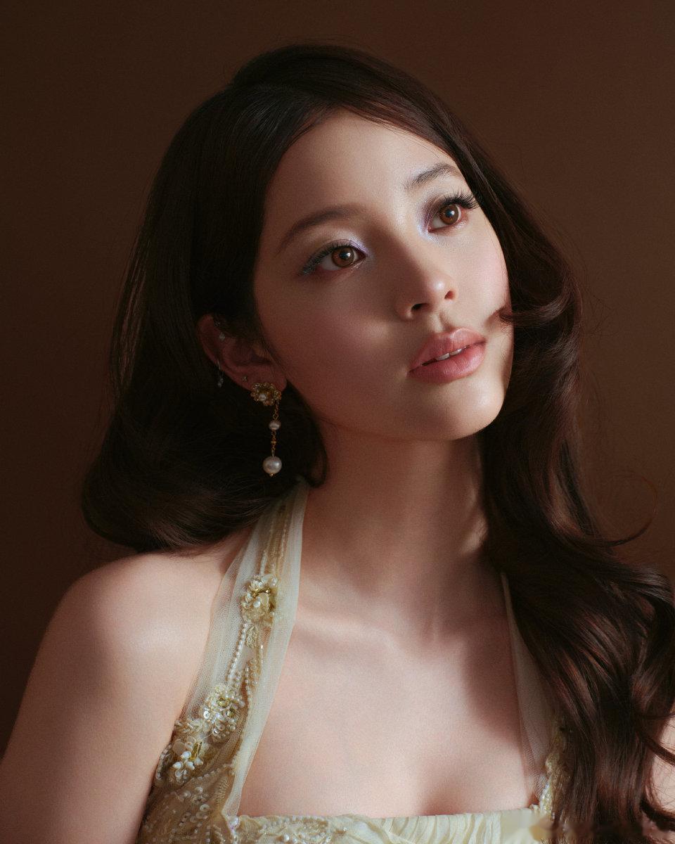欧阳娜娜性感起来了 ???