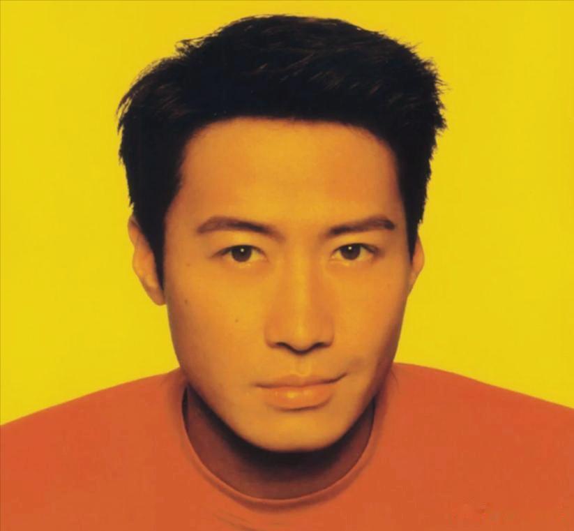 打脸了！59岁黎明酒保造型被骂惨，另一个黎明曝光后，没人敢笑