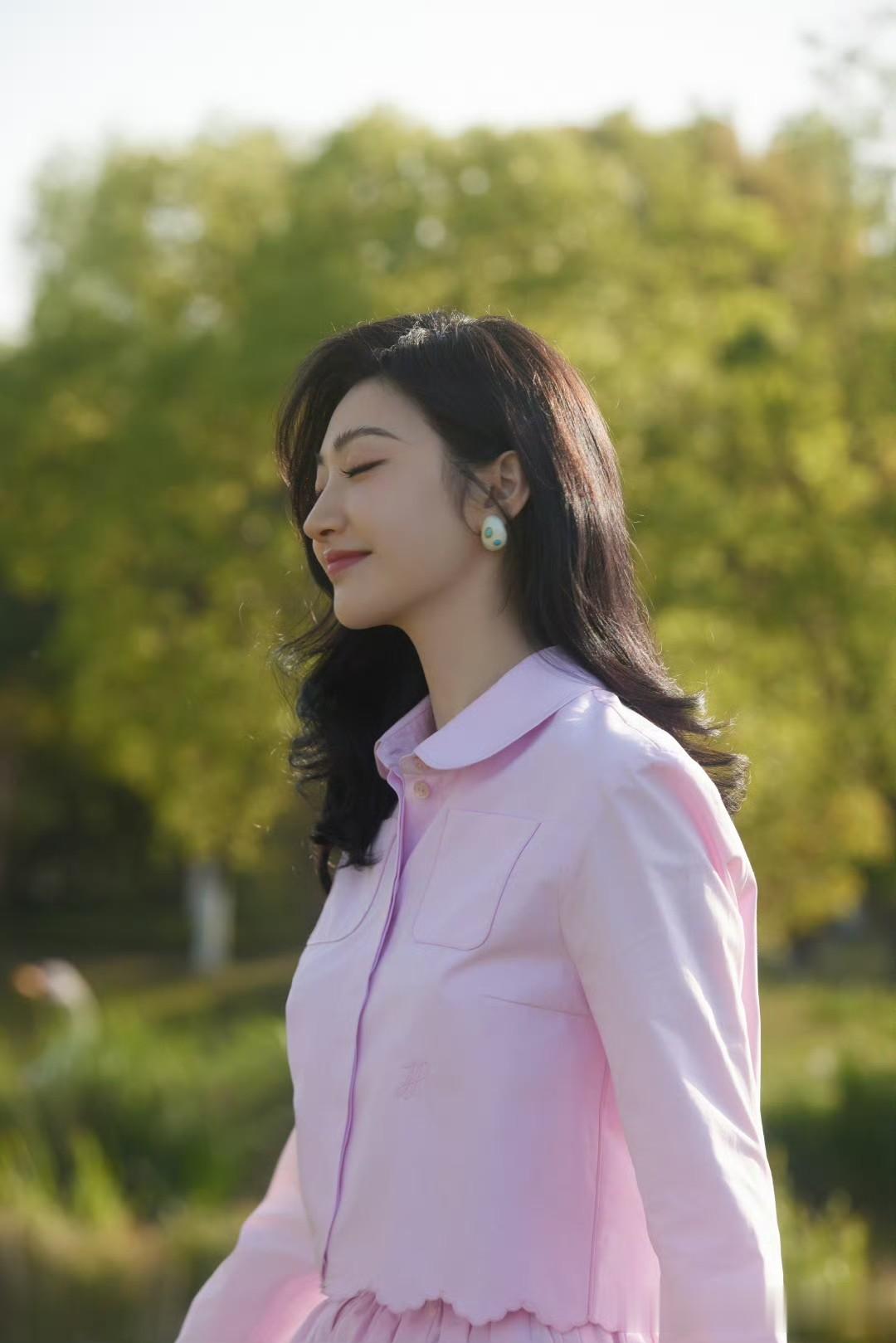 景甜人间富贵花，仿佛是从童话中走出的公主！