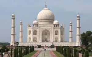 25岁骗倒首富反送对方坐牢？印度神人十进十出监狱成传奇……