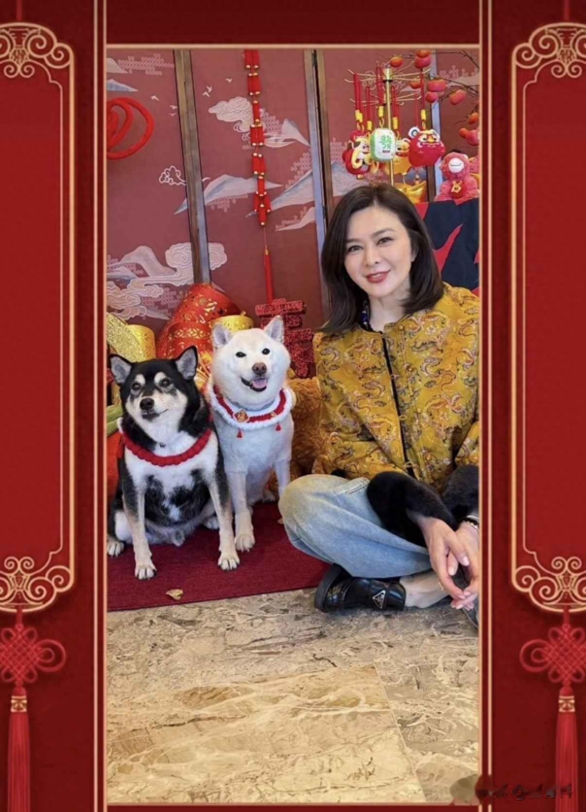 63岁单身富婆，亿万身家却独居维港，新年宴席藏着哪些秘密？