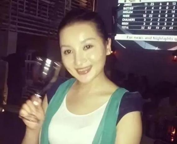 演员饶芯语：结婚13年，如今丈夫王奎荣80岁了，她的婚姻幸福吗？