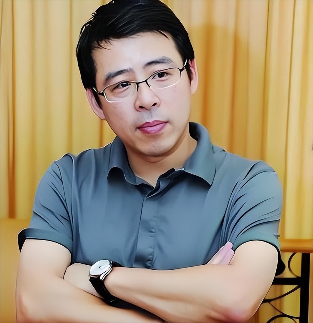 时隔6年,那个曾扬言让中国给全世界道歉,被央视开除的阿丘怎样了