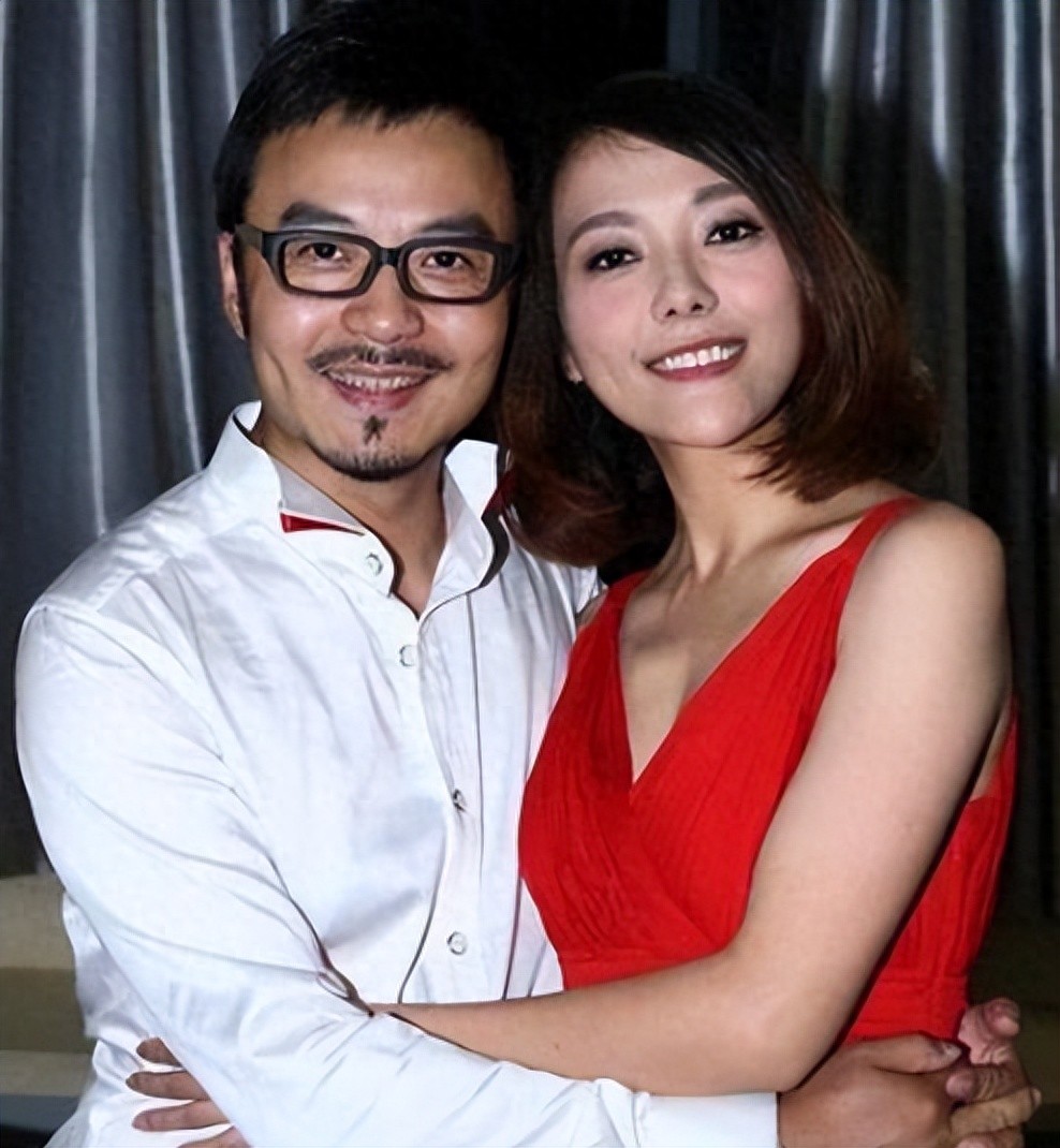 杨乐乐后悔全职带娃落泪，和汪涵多年感情再受争议
