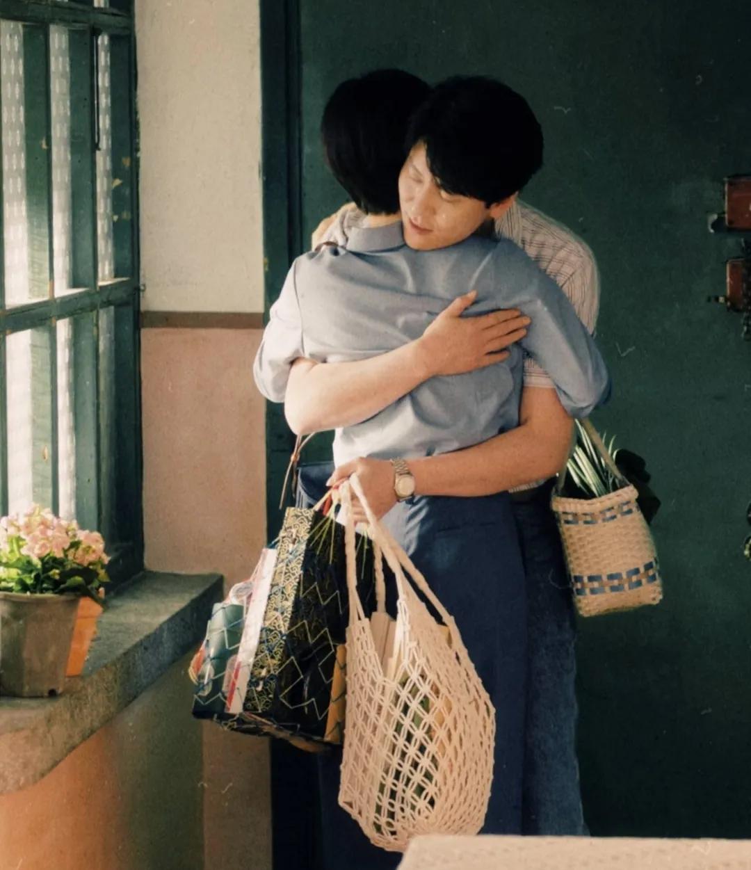 当38岁赵丽颖遇上34岁秦俊杰，我才终于明白，为何说CP感是门玄学