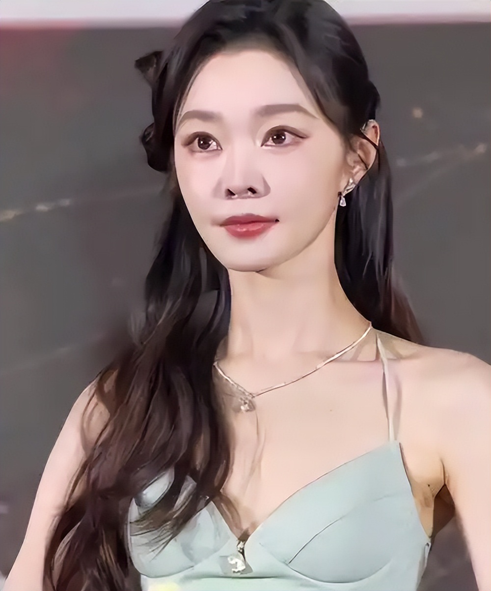 分手传闻仅半月，宋轶白敬亭双方发力再爆新情况，一切都早有可循