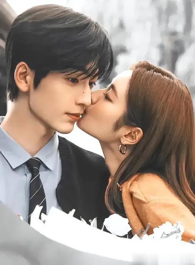 张凌赫搭档的8个女演员cp感排名，白鹿第3，田曦薇第2，第1是她