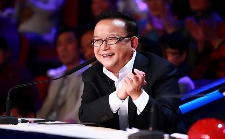 被传卖掉上亿豪宅、移民美国的王刚，如今生活状况却出人意料