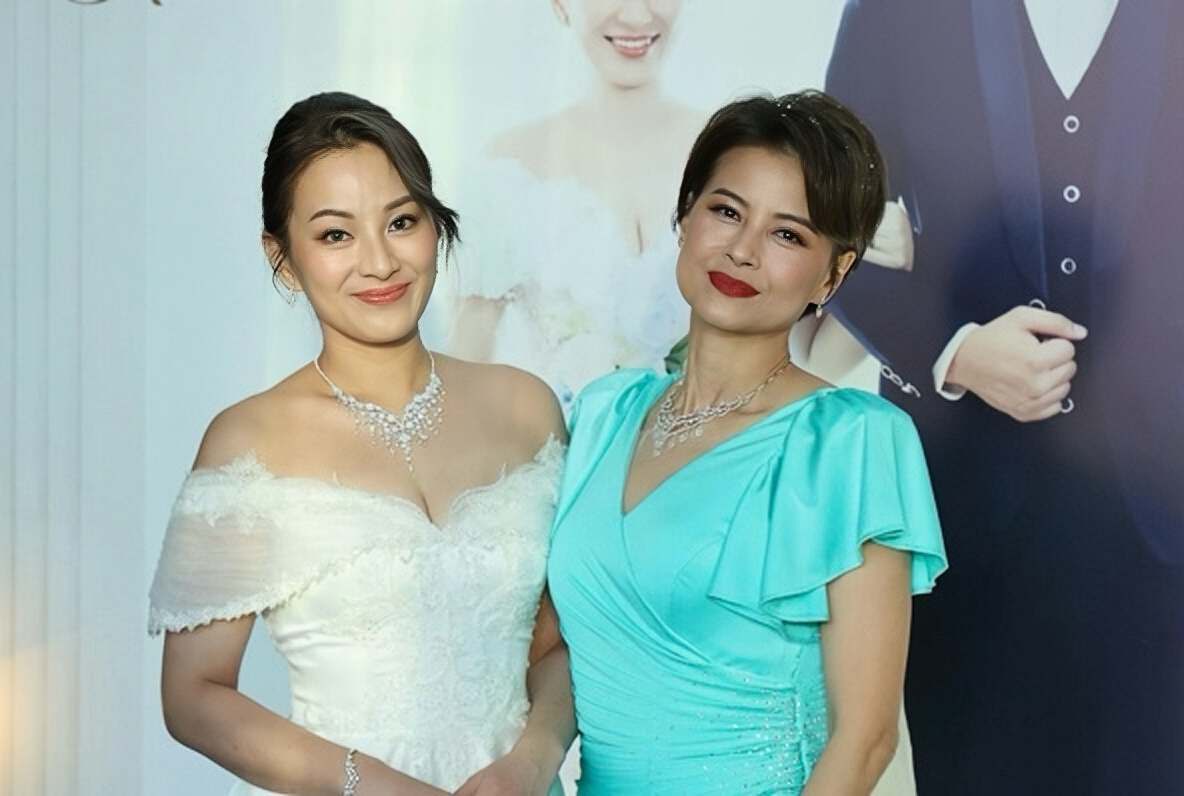 恭喜！香港知名演员迎来黄昏恋，公开男友正脸照，对再婚充满憧憬