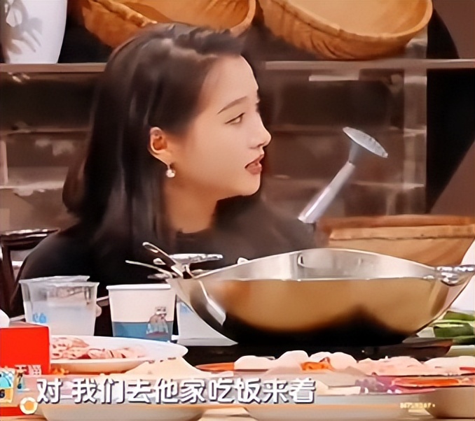 与关晓彤被传恋情3月后，官媒亲宣王安宇好消息，一点也不意外