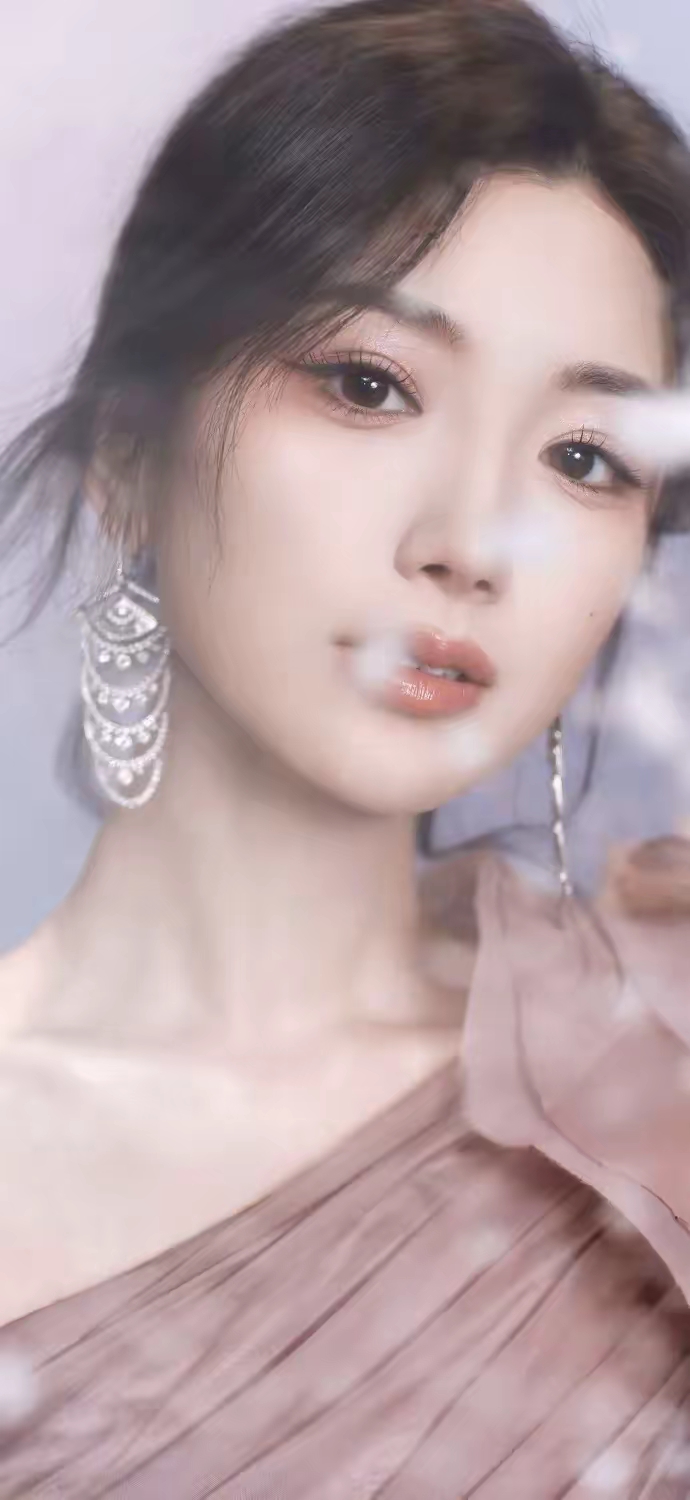 美女壁纸毛晓彤