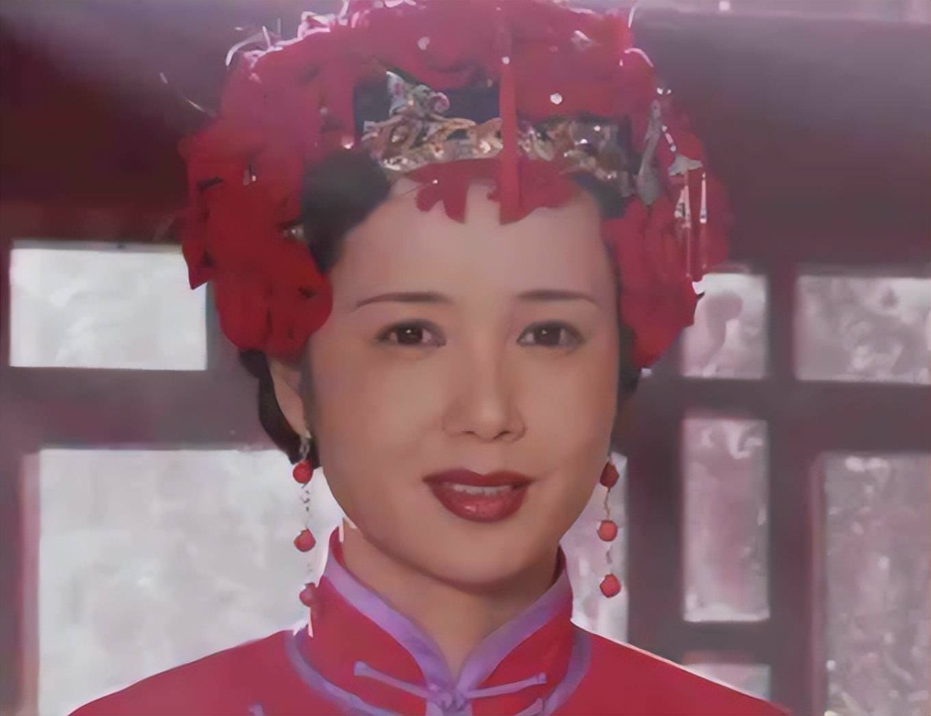 60岁蒋雯丽现状：定居英国，素颜又瘦又老，没想到一代女神也老了