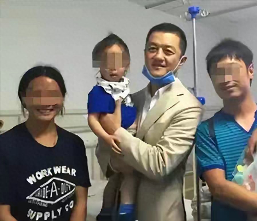 全民拯救! 李亚鹏做梦也没想到向太公开发声，窦靖童评价照进现实