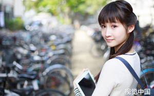 当年给我情书的女同学如今位高权重，多年后重逢，她这样对我……惊呆了