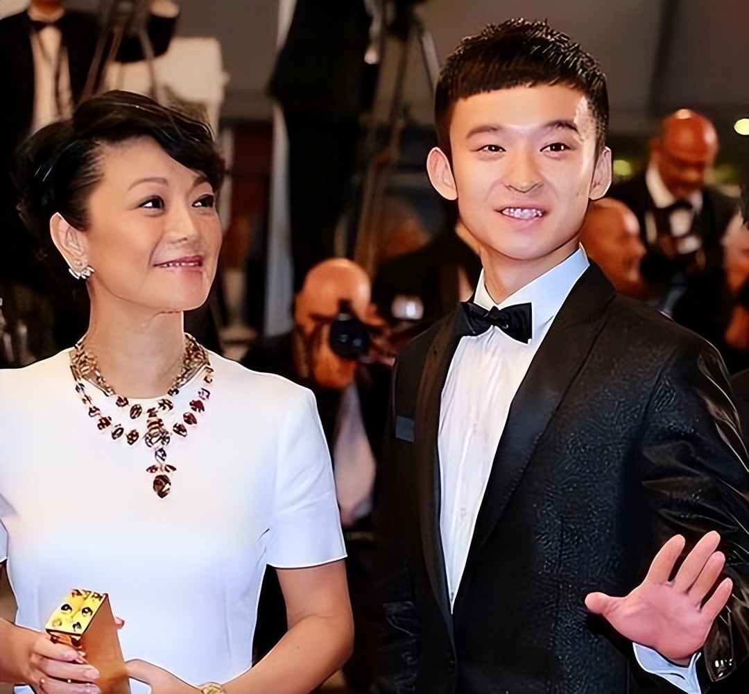 坐拥北京一条街,丈夫是京剧名家,如今身价过亿32岁儿子却成心病