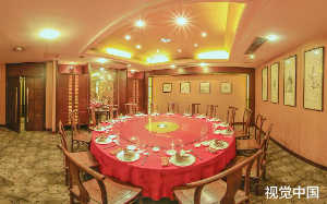 选对靠山赢全局！副县长抱上市委书记大腿，干翻书记、扛住副市长，连升2级碾压对手