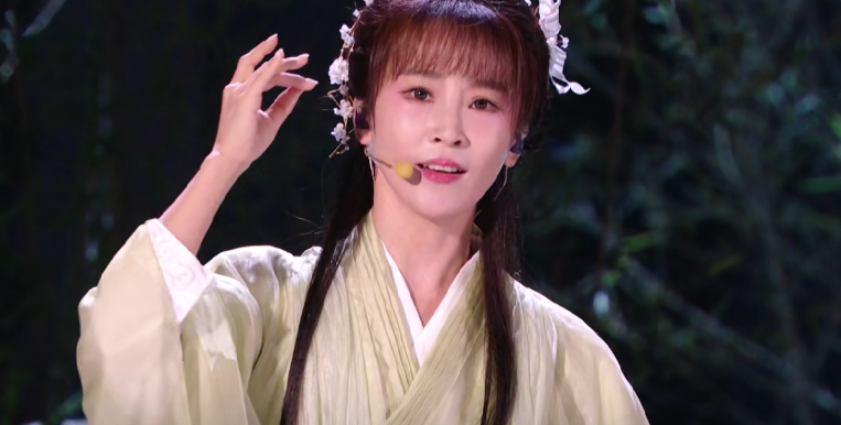 《浪姐7》二公上半场，安小鸟被淘汰引全网意难平，节目组捧高踩低玩大了