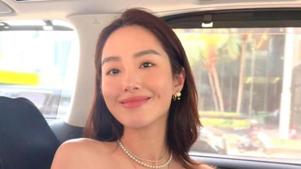 杨采钰金叉子美出圈