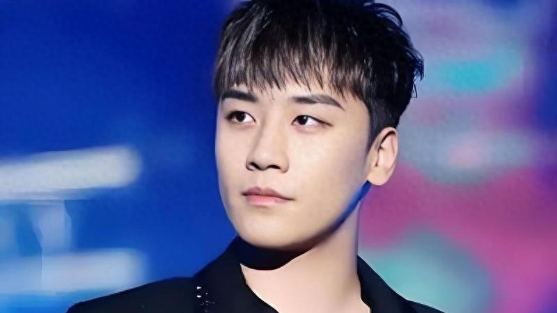 李胜利狱友爆料引热议:决裂、虚荣,罪行阴影下的闹剧?