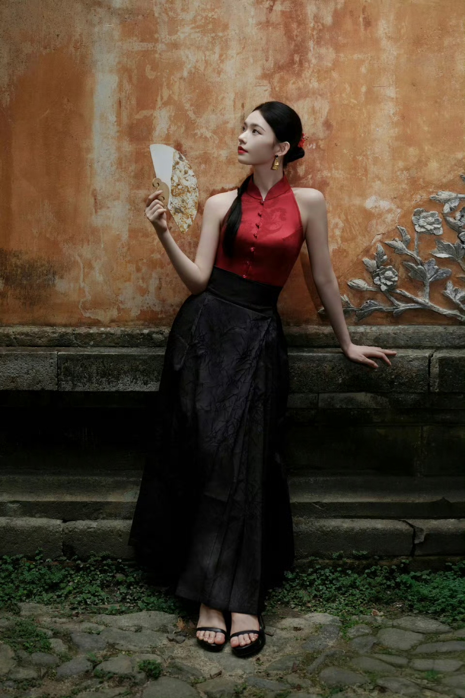 林允 新中式红黑套装太美了