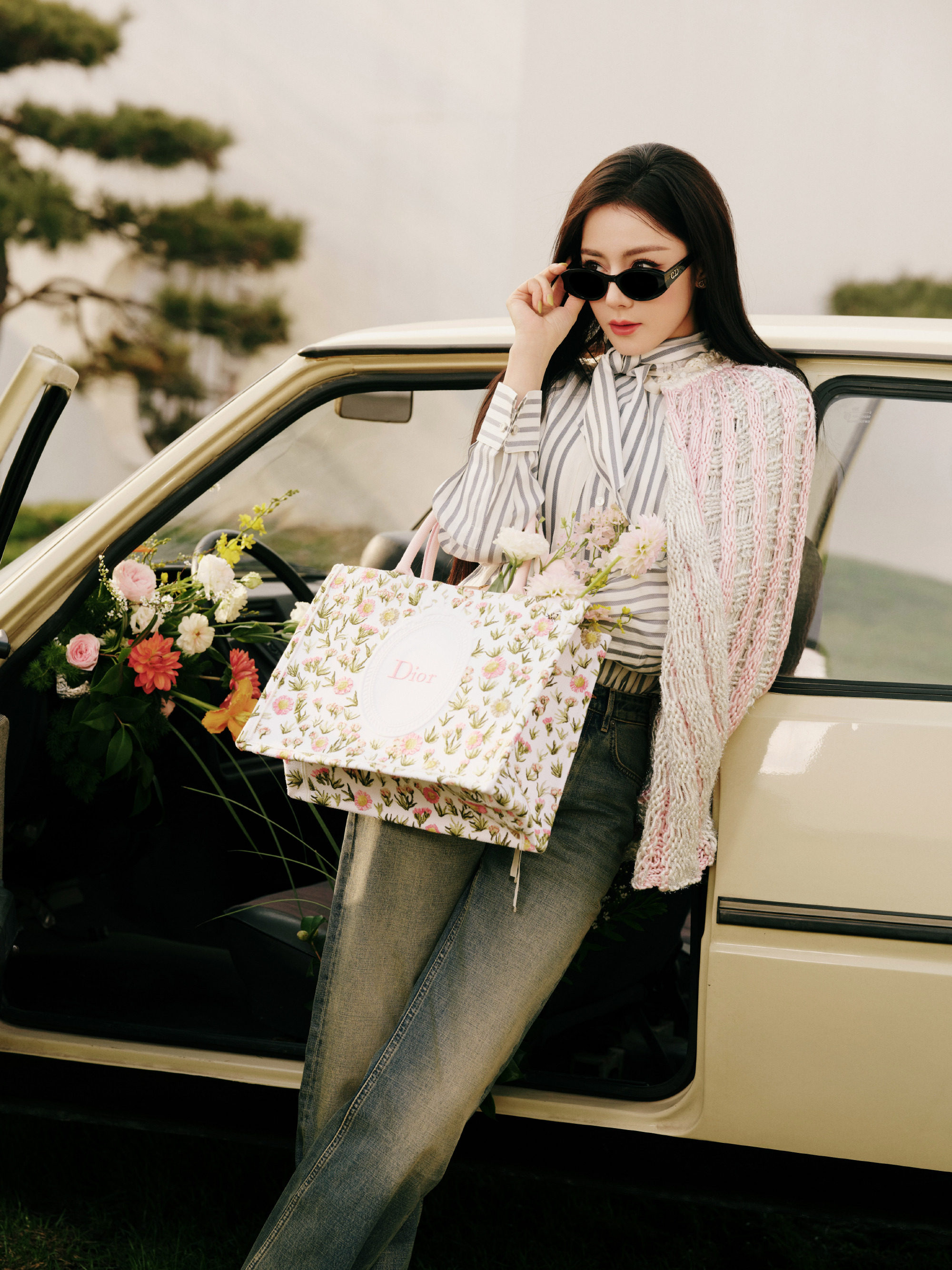 迪丽热巴 营业美照