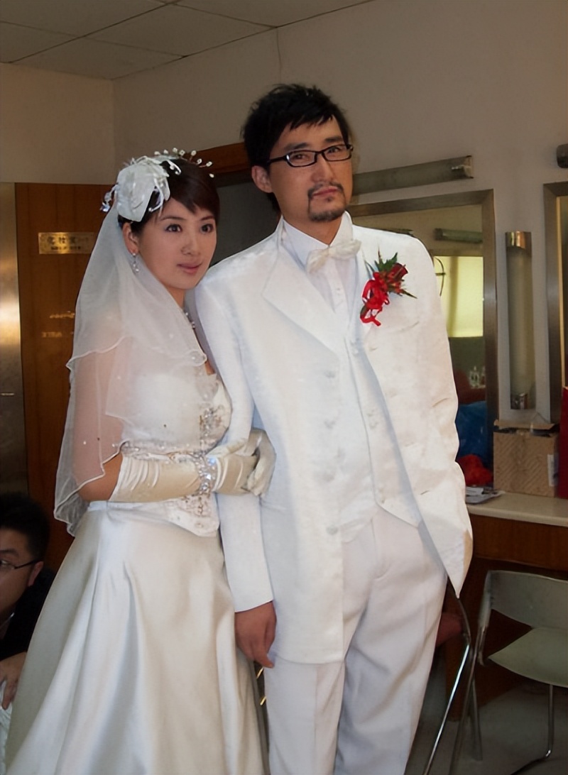 戏里演“渣男”，戏外好男人，婚后的经超把妻子宠成了公主