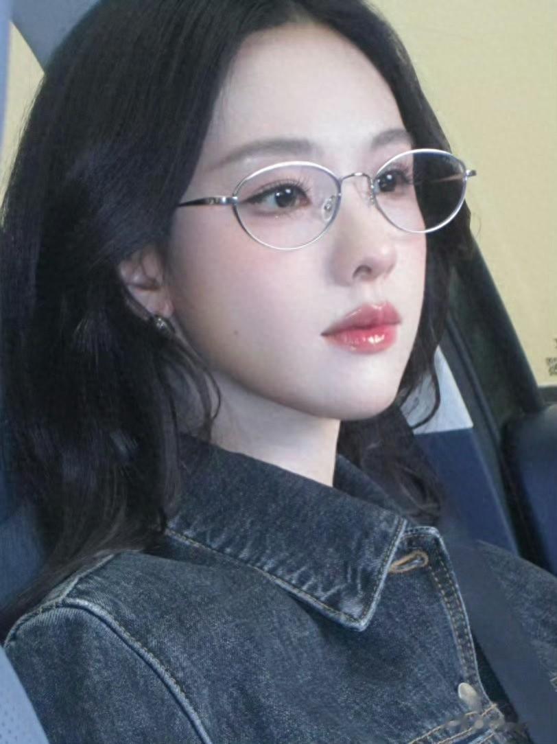 陈都灵｜银丝眼镜 ???，太欲了好吗