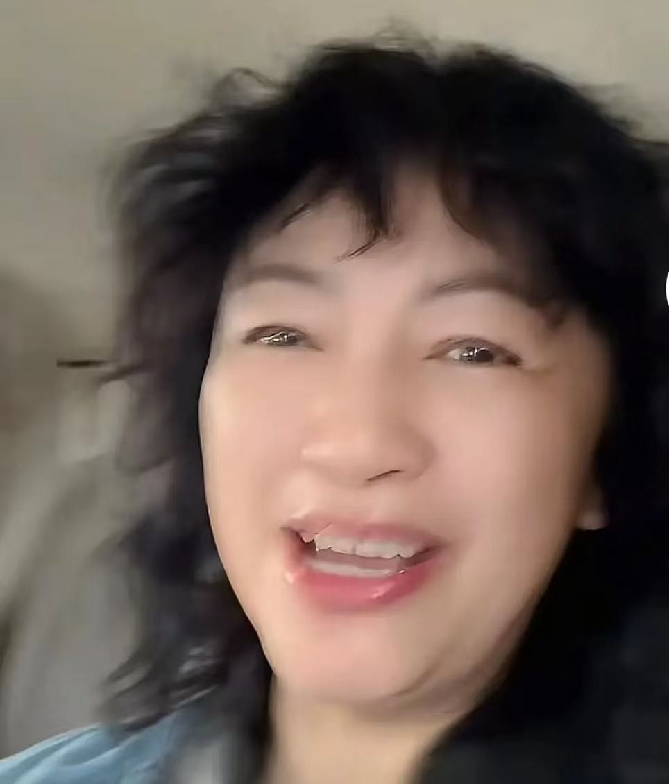 她是陈坤、陆毅得不到的女人，却嫁给丑丈夫，掌管半个娱乐圈