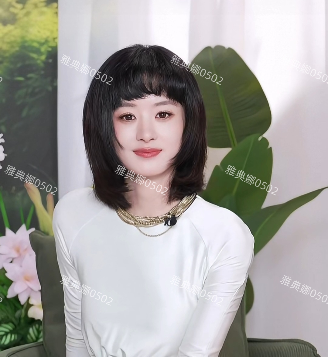 赵丽颖这个发型是假发吗？虽然甜美减龄，但却显得脸很圆五官很钝