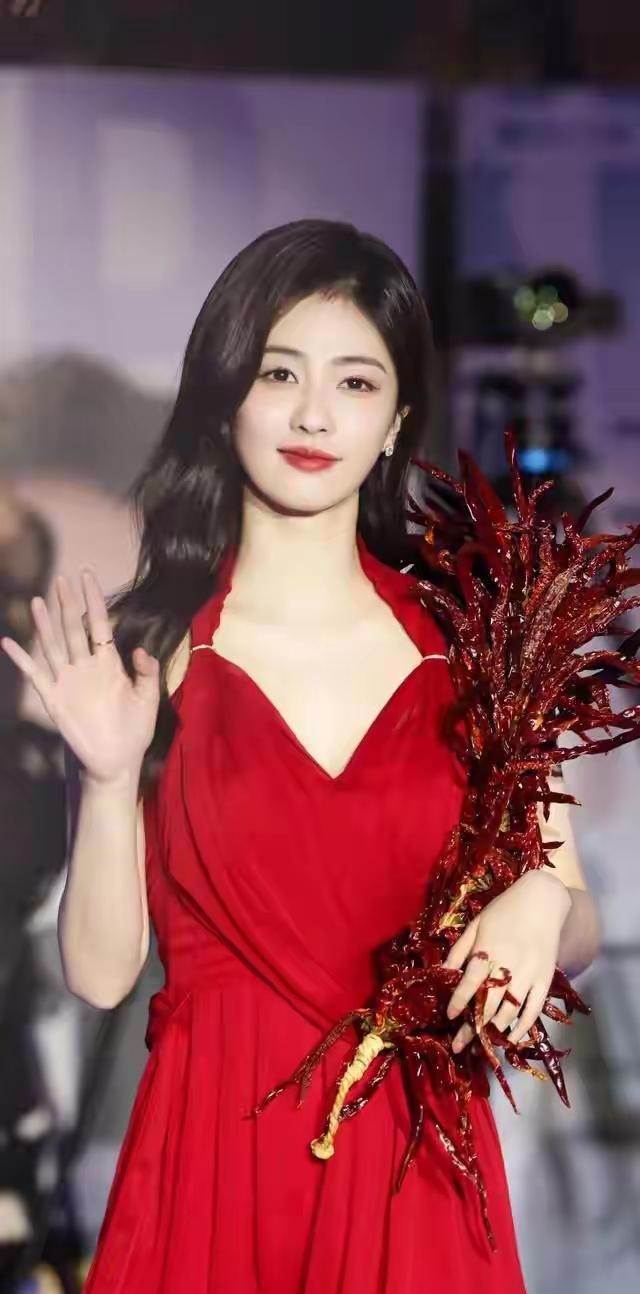 《唐宫奇案》集齐11位美女，3位00后，白鹿但凡拉垮点都压不住