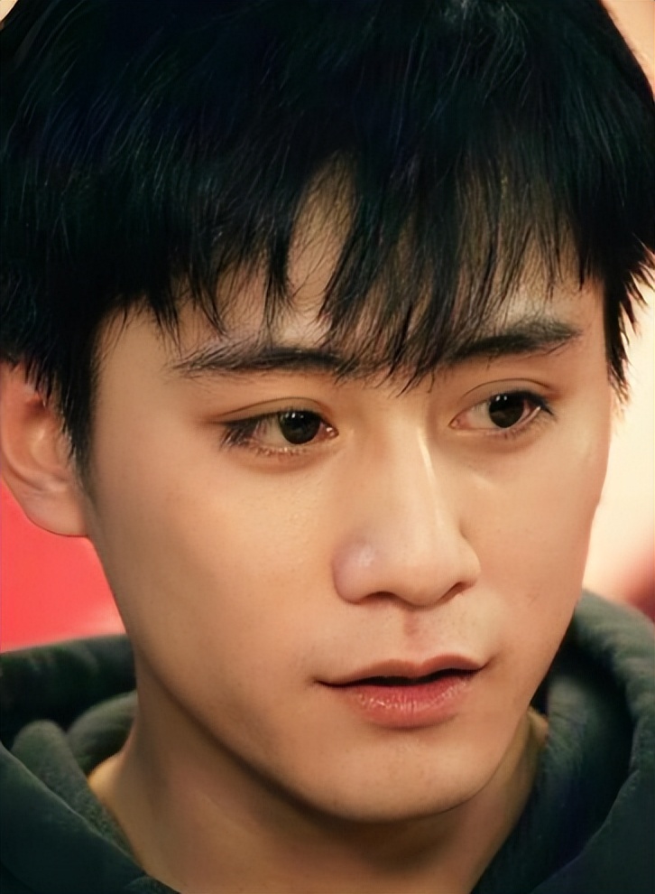 刘烨也没想到，费心养大的15岁诺一，如今竟“压了自己一头”