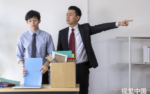 40岁中登被公司裁员，他靠“养龙虾”一夜从负债203万到身价7000万