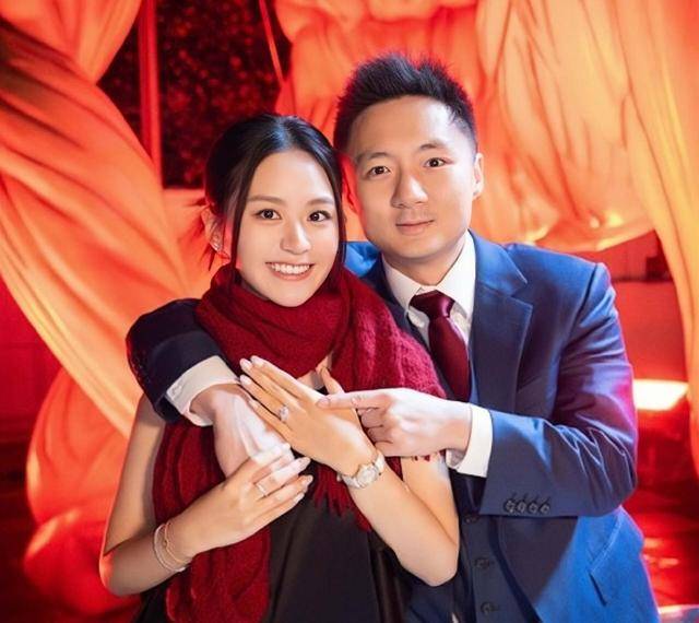 香港知名富商未婚妻腹部凸起疑似怀孕