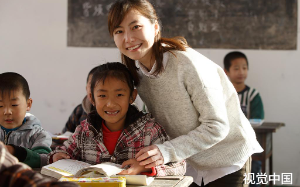 老将孙女隐藏身份去农村支教，不料被村霸盯上。就在村霸要强娶她时，几辆豪车驶来：我孙女她在哪？