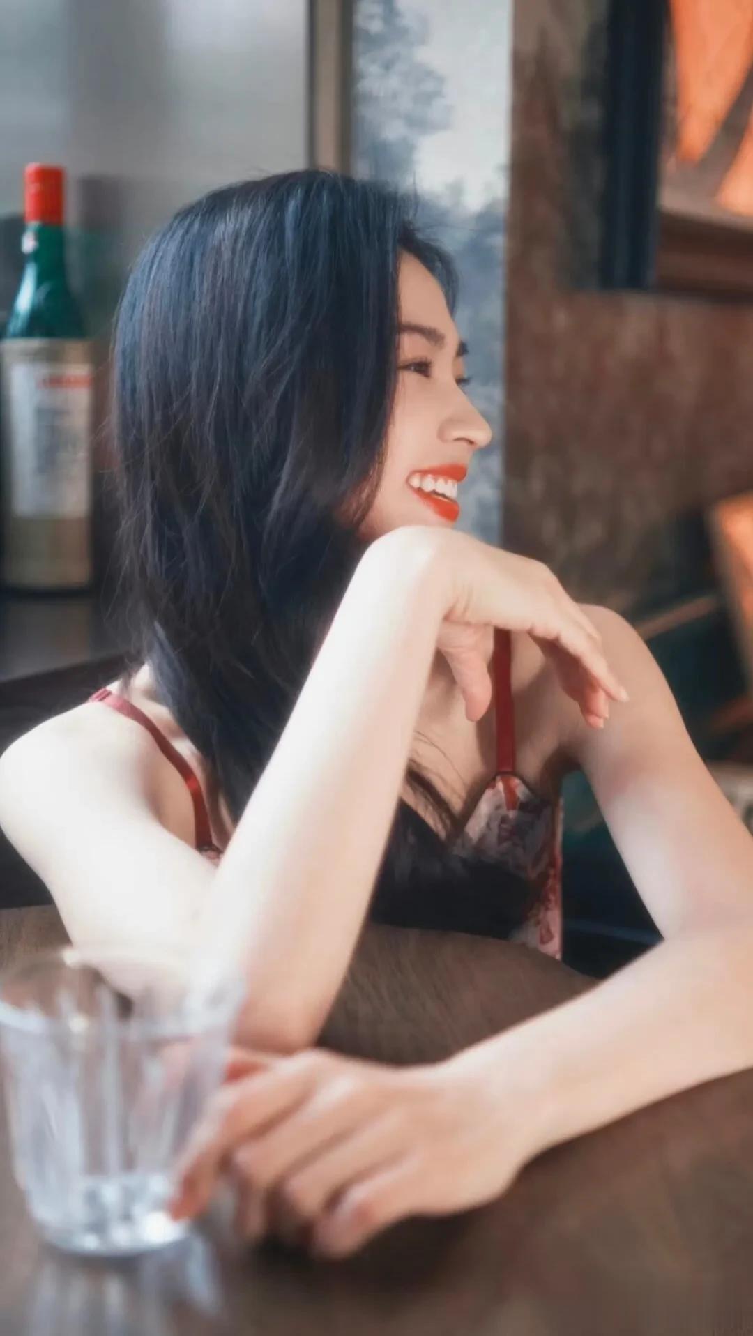 丁笑滢高清写真鉴赏