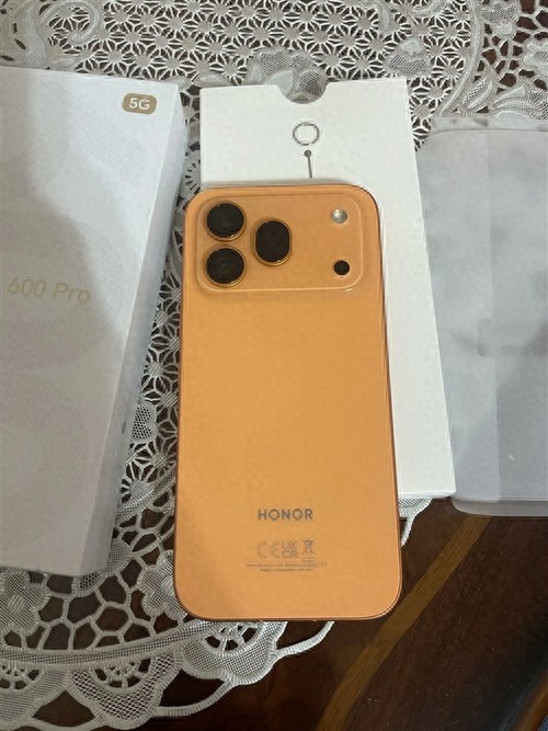 依然很iPhone 榮耀600 Pro真機外觀曝光