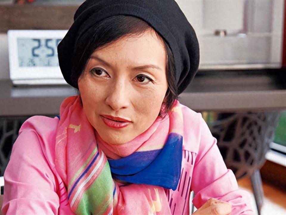 原来这位美女演员早已离世，51岁胃癌而亡，折磨到只有45斤