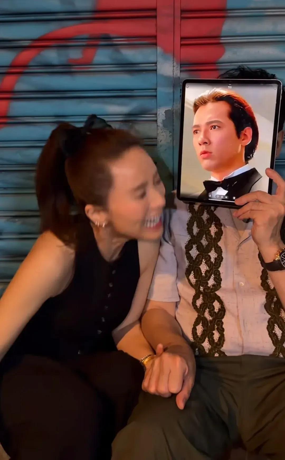 TVB模范夫妻结婚18周年晒恩爱，自爆两人至今仍未正式注册领证