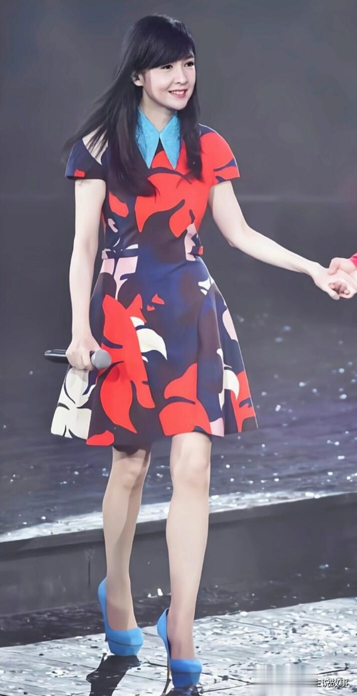 周慧敏，身材还不错