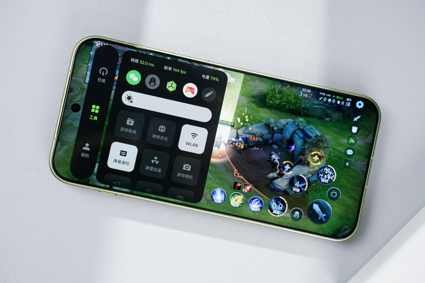 小屏愛好者閉眼沖！一加 15T，這才是單手用著爽的全能旗艦