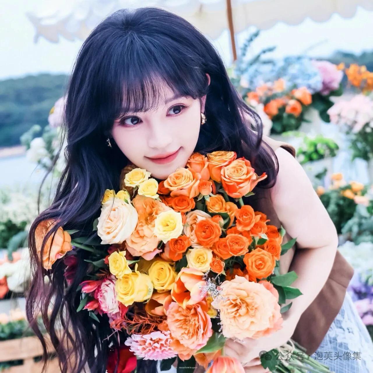 田曦薇｜元气超满微信头像