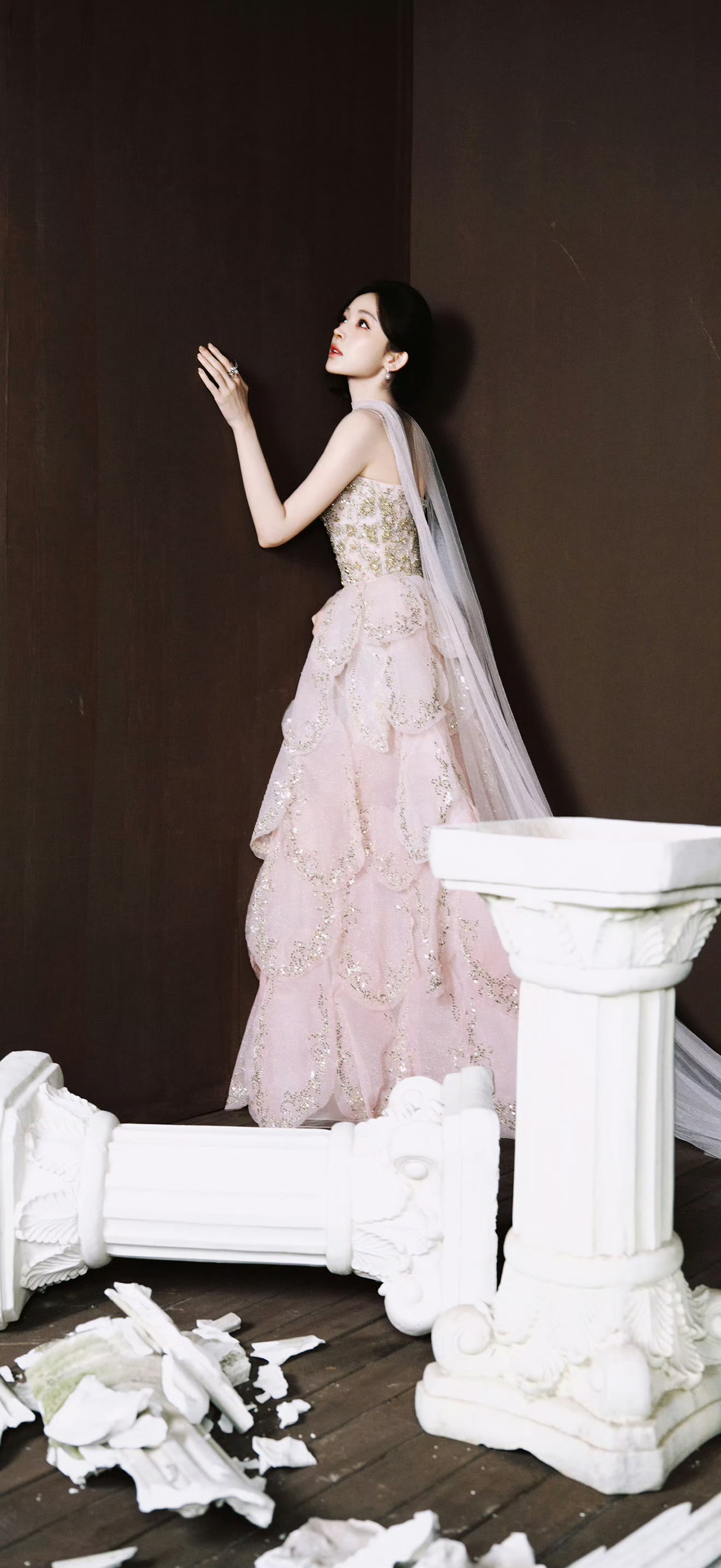 美女壁纸第4696期—古力娜扎