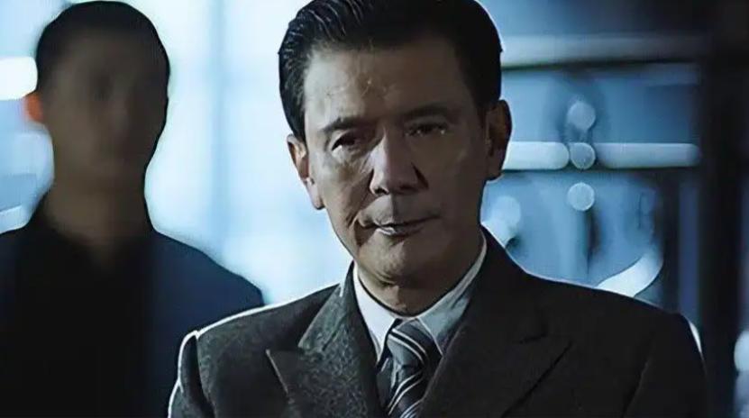 他是国家一级演员，41岁走红，57岁成影帝，离婚后与女儿相依为命