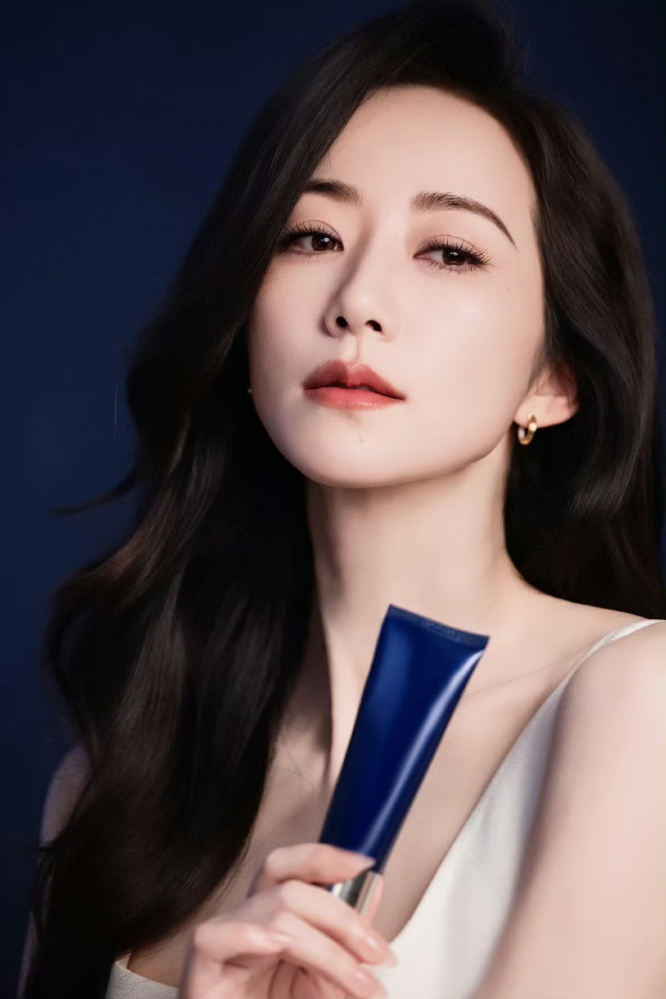 韩雪老师今日品牌代言写真，优雅气质藏不住，妈咪级别的美