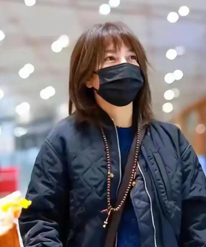 屋漏偏逢连夜雨！50岁赵薇再传坏消息，“唯一靠山”也帮不了她